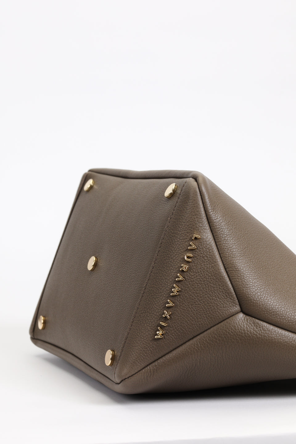 Victoria Medium Warm Grey