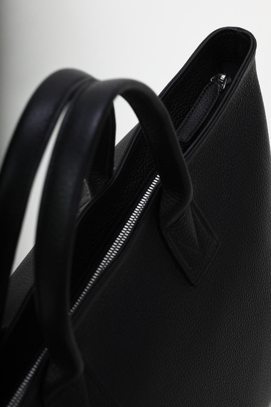 Victoria Medium Black